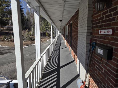 woodstock inn and suites restaurant and pool exit 188