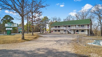 trailhead lodge