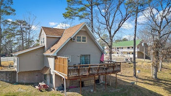 trailhead lodge
