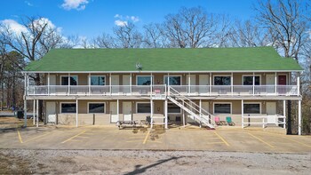 trailhead lodge