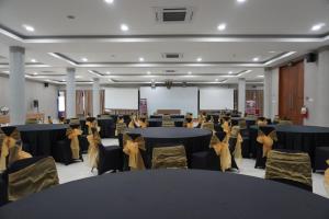 patra parapat hotel