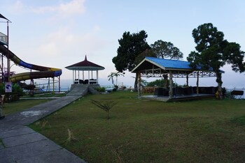 patra parapat hotel