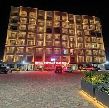 motus mountain view hotels