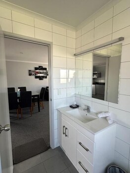 eastland pacific motor lodge