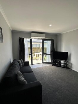 Eastland Pacific Motor Lodge,,2 star
