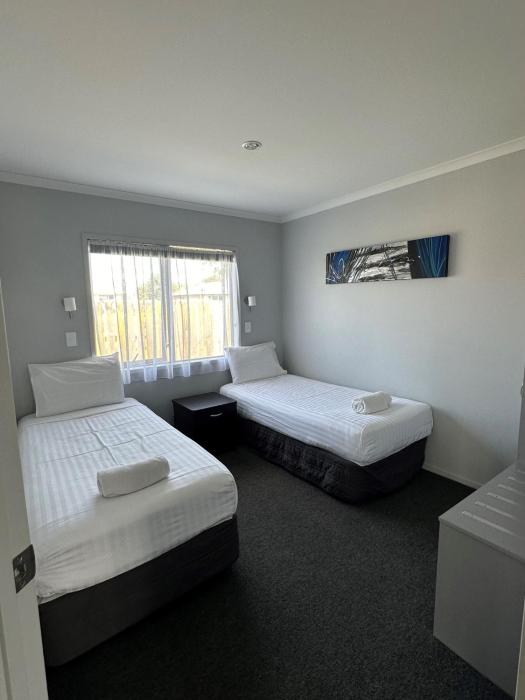 eastland pacific motor lodge