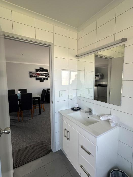 eastland pacific motor lodge