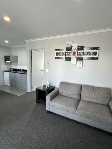 eastland pacific motor lodge