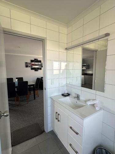 eastland pacific motor lodge