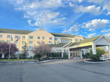 Arnot Grand Hotel & Suites,,2 star