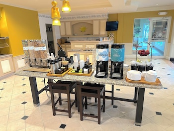Arnot Grand Hotel & Suites,,2 star