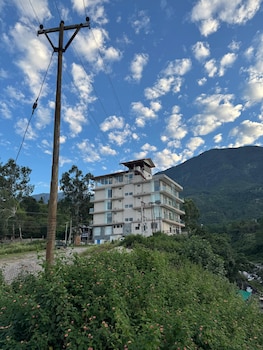 manuni inn khanyara rd