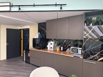 the hyve budget hotel rotterdam