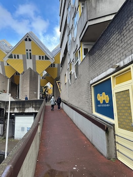 the hyve budget hotel rotterdam