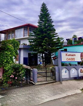 Kumaon Oasis,,2 star