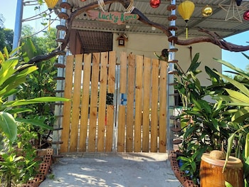 villa garden lucky home