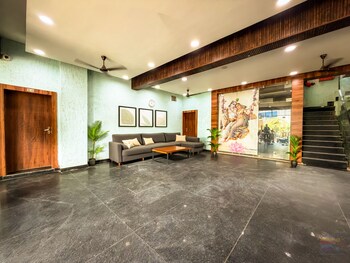 hotel banke bihari dham 500 mtr from prem mandir