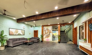 hotel banke bihari dham 500 mtr from prem mandir