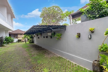 hotel o near mookiland park bali formerl