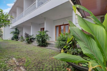 hotel o near mookiland park bali formerl