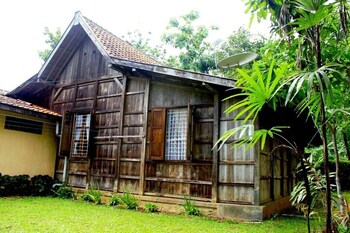 Joglo Mbah Guru Homestay,,2 star