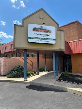 Riverfront Inn,,2 star