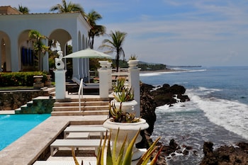 Verdaad Mansion,,2 star