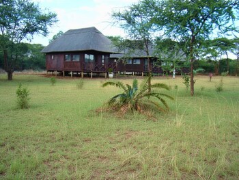 chobe lesoma chalets hotel