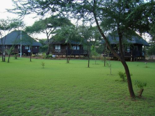 chobe lesoma chalets hotel