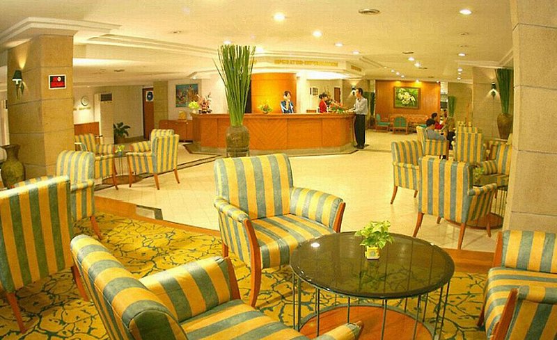 golden beach cha am hotel