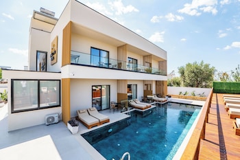 aura mare hotel