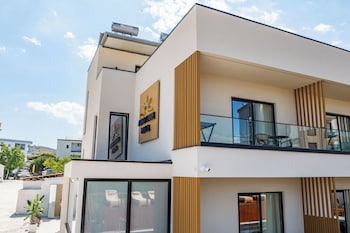 aura mare hotel