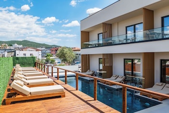 aura mare hotel