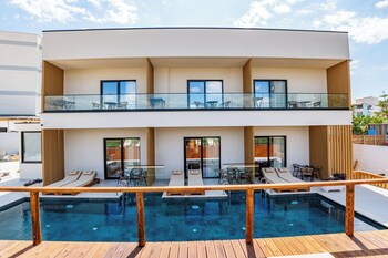 aura mare hotel