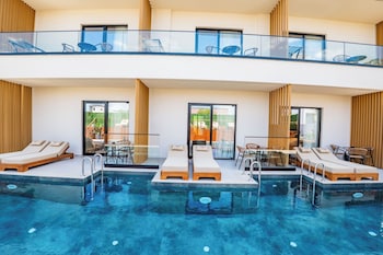 aura mare hotel