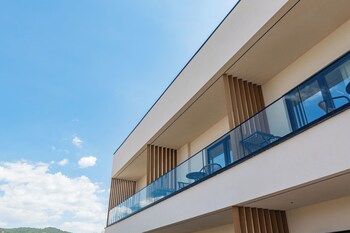 aura mare hotel