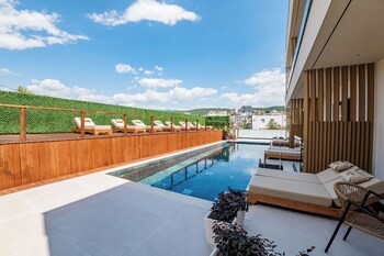 aura mare hotel