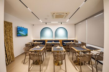 aura mare hotel