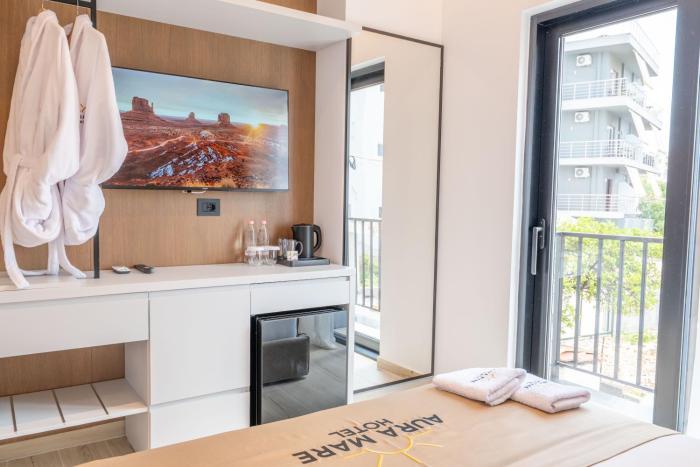 aura mare hotel