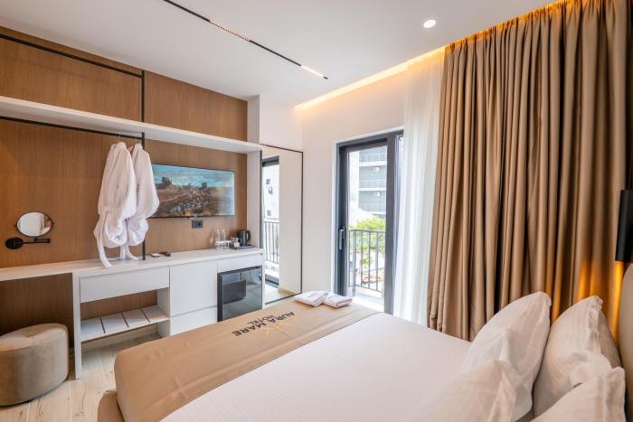 aura mare hotel