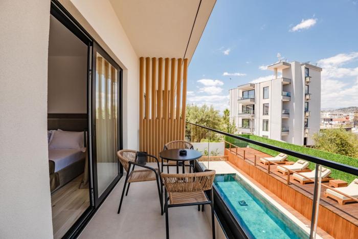 aura mare hotel