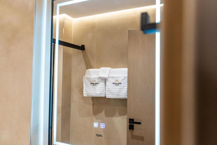 aura mare hotel