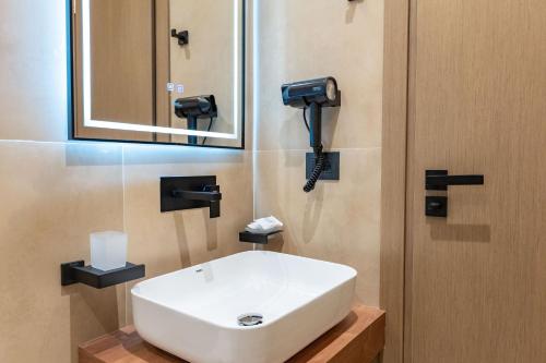 aura mare hotel