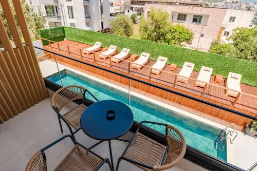 aura mare hotel