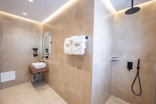 aura mare hotel