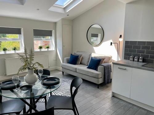 Woolton Retreat Skylights Desk Parking,,2 star