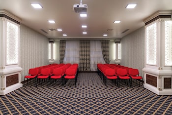 alis family hotel baku