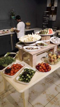 alis family hotel baku