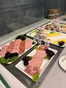 alis family hotel baku