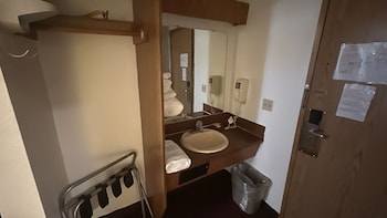 tacoma port inn fife i 5